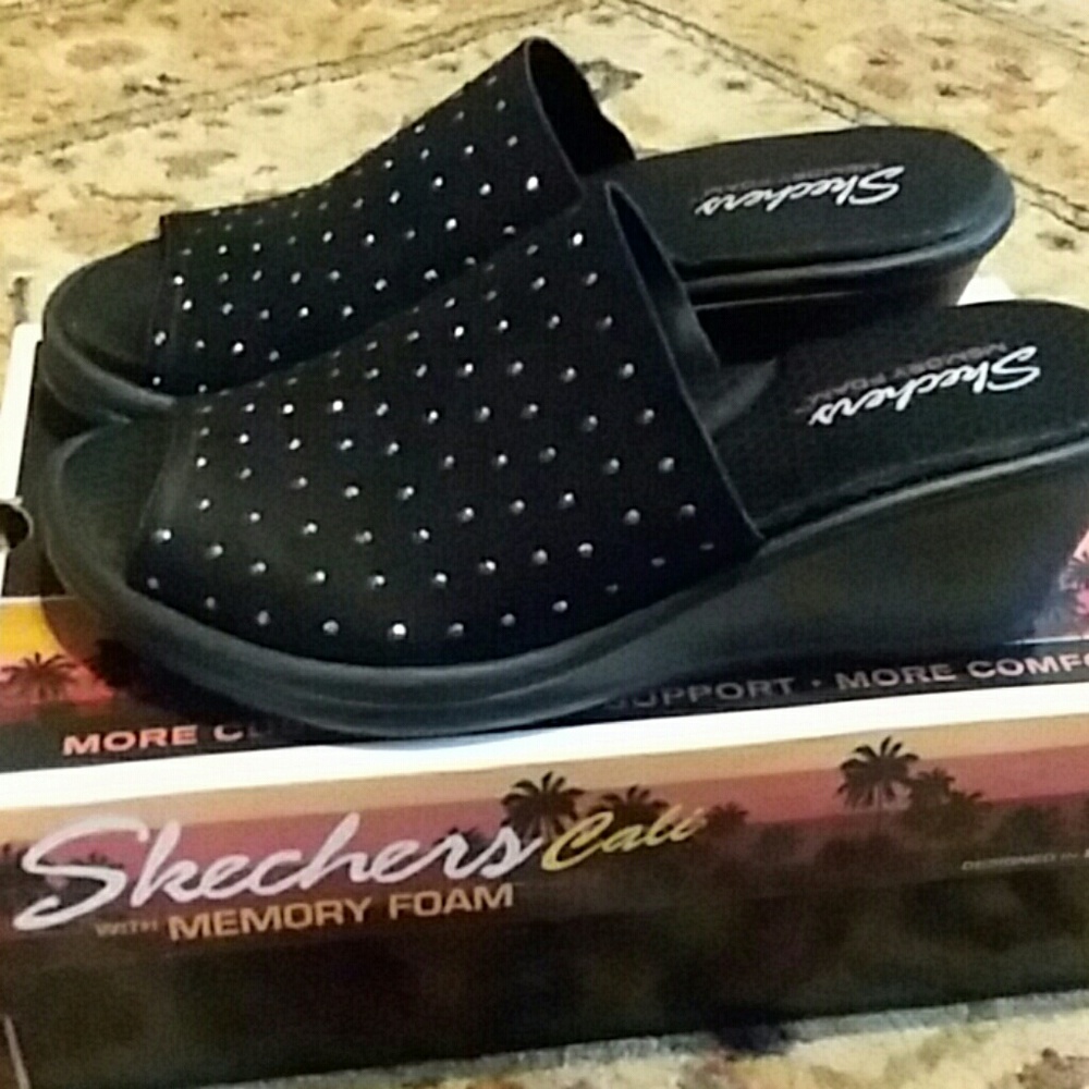 Sketchers sandals